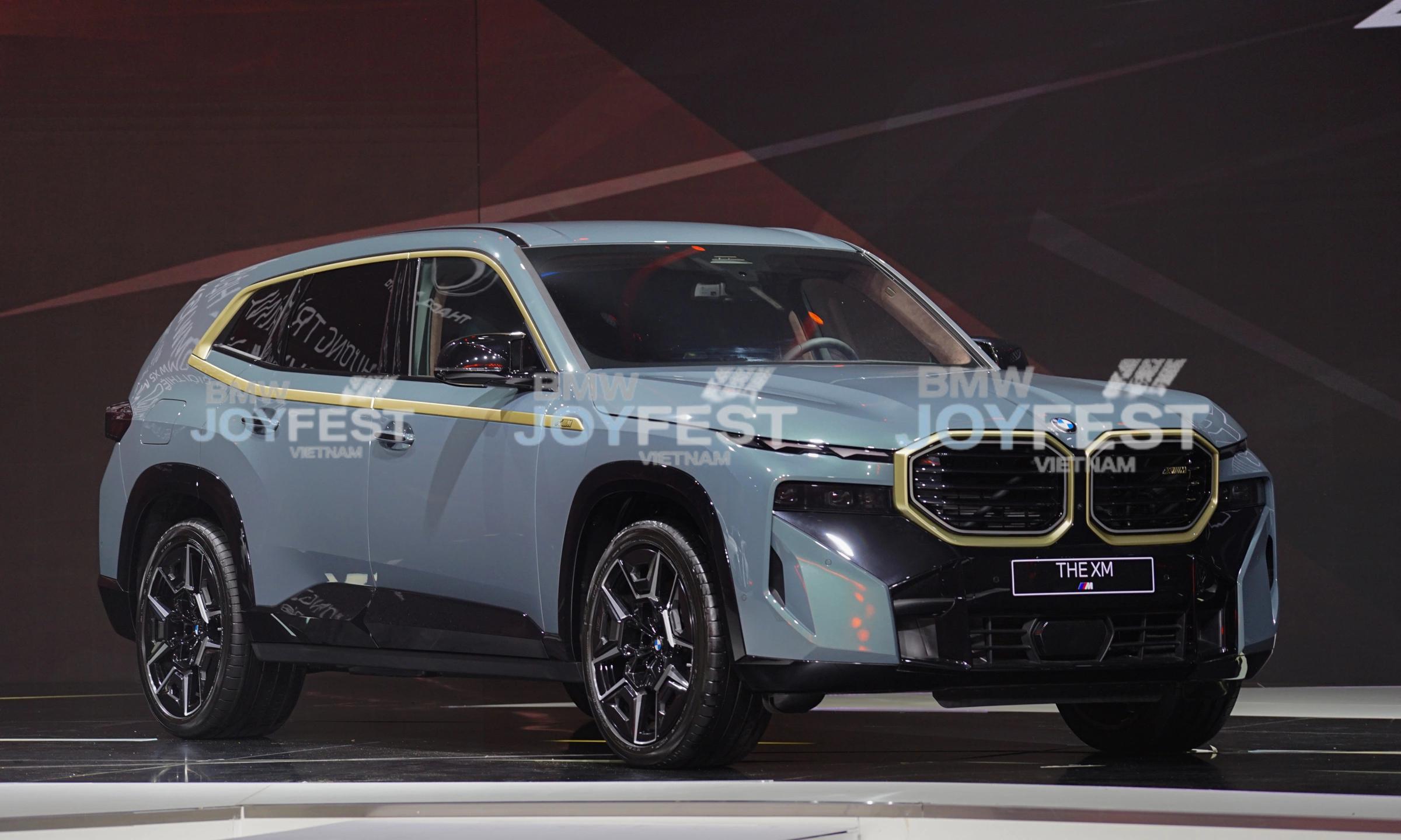 Giá xe BMW XM: từ 10,999 tỷ đồng