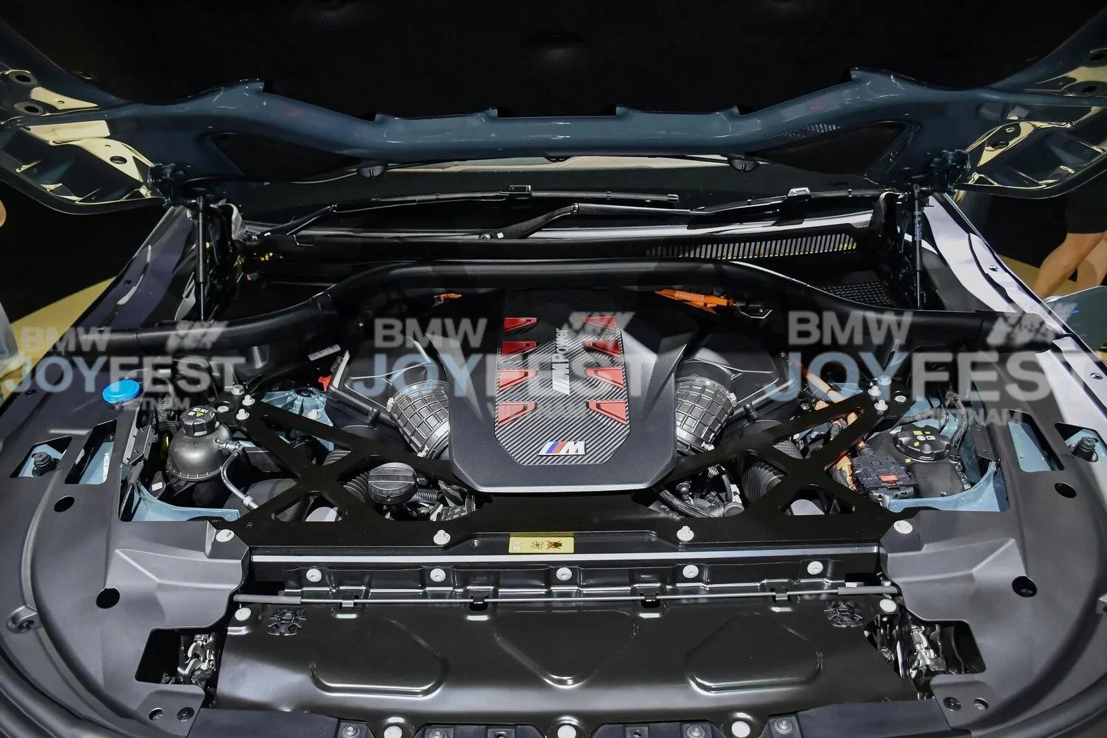 BMW XM 01/2026: “Quái Thú” Hybrid 748 Mã Lực & Giá Lăn Bánh