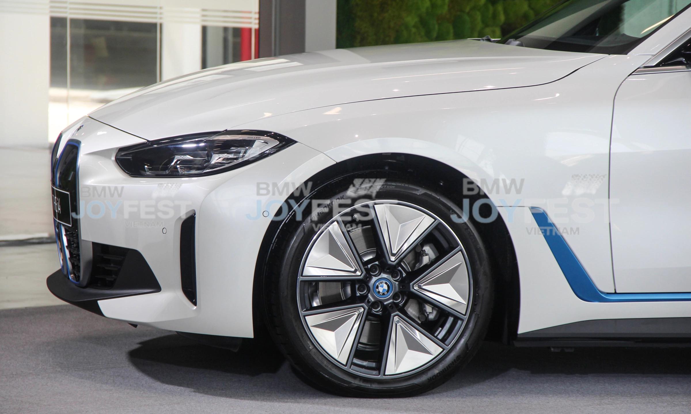 BMW i4 01/2026: Ưu Nhược Điểm & Kinh Nghiệm Vận Hành Thực Tế