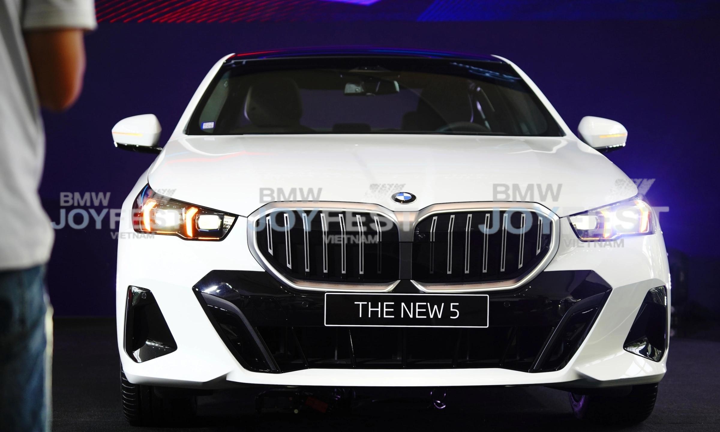 Đầu xe BMW Series 5
